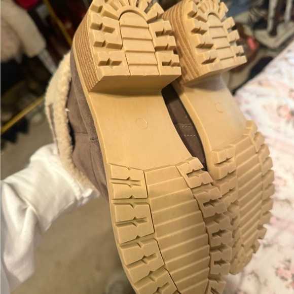 Brown Boots 8 - Picture 2 of 3